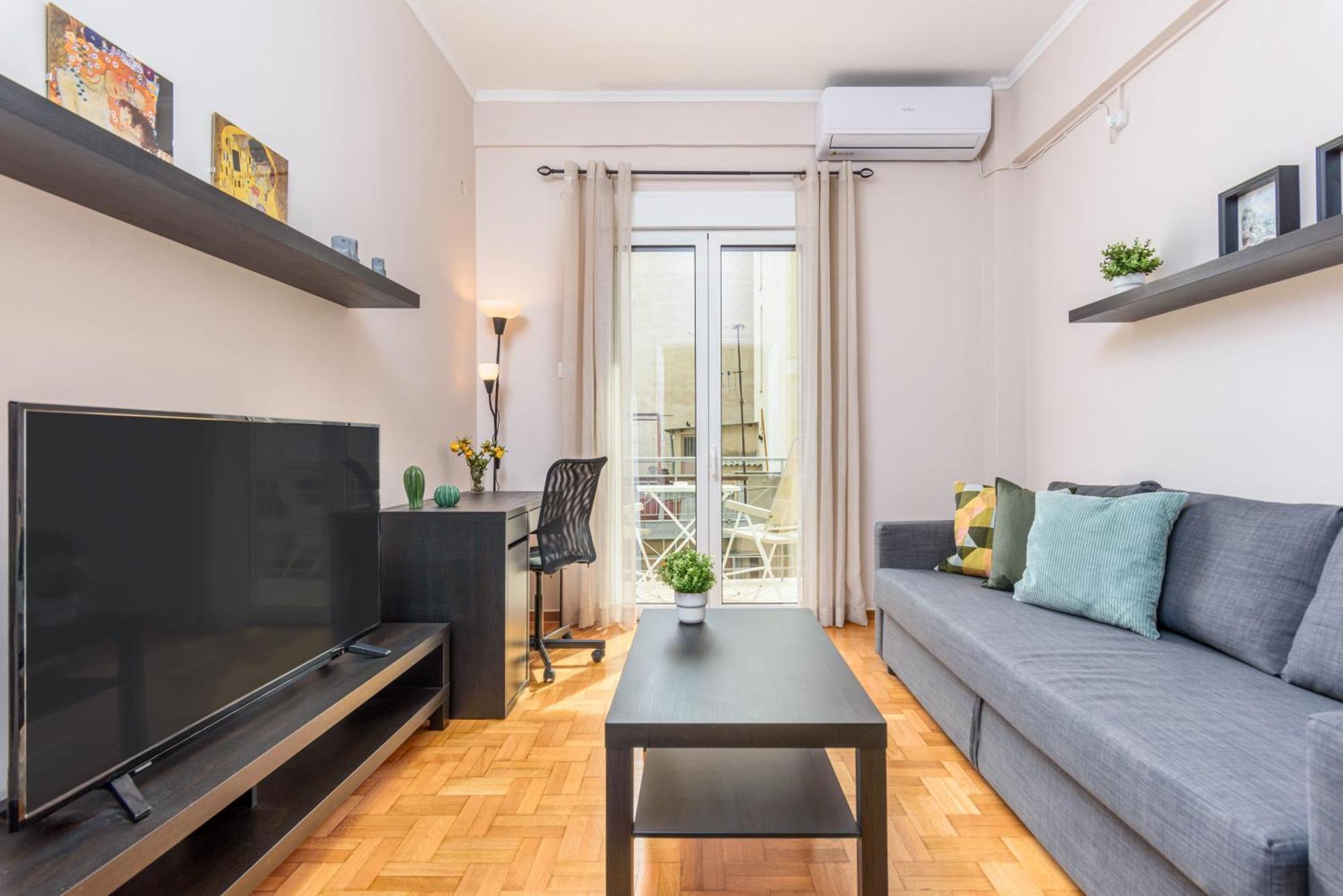 Selany's Chic In The Heart Of Apartment Athens
